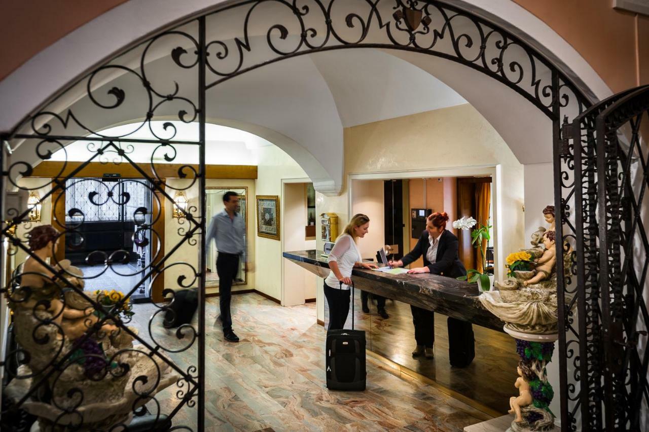 Easyrooms Dell'Angelo Locarno Exteriér fotografie